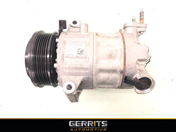 Usagé Pompe clim Ford Focus 4 1.0 Ti-VCT EcoBoost 12V 100 Prix € 149,99 Règlement à la marge proposé par Gerrits Automotive BV