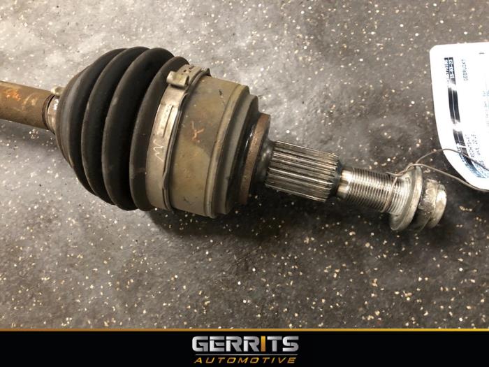 Front drive shaft, right from a Ford Focus 4 1.0 Ti-VCT EcoBoost 12V 100 2019