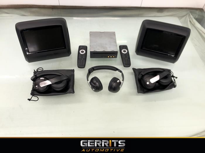 Gebrauchte DVD Bildschirm Mercedes S (W221) 3.5 S-400 24V BlueHybrid Preis € 749,99 Margenregelung angeboten von Gerrits Automotive BV
