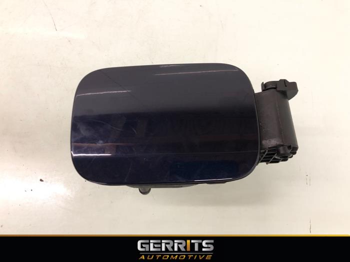 Tank cap cover from a Mercedes-Benz S (W221) 3.5 S-400 24V BlueHybrid 2009