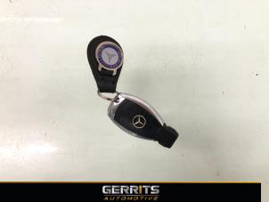 Usagé Clé Mercedes S (W221) 3.5 S-400 24V BlueHybrid Prix € 54,98 Règlement à la marge proposé par Gerrits Automotive