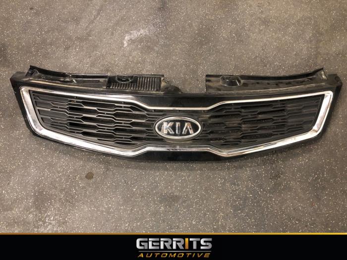 Używane Grill Kia Cee'd (EDB5) 1.6 CRDi 16V Cena € 164,98 Procedura marży oferowane przez Gerrits Automotive BV