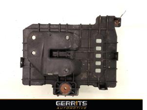 Used Battery box Kia Cee'd (EDB5) 1.6 CRDi 16V Price € 27,48 Margin scheme offered by Gerrits Automotive