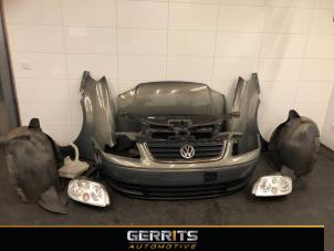 Gebrauchte Vorderfront komplett Volkswagen Touran (1T1/T2) 1.6 FSI 16V Preis € 849,99 Margenregelung angeboten von Gerrits Automotive