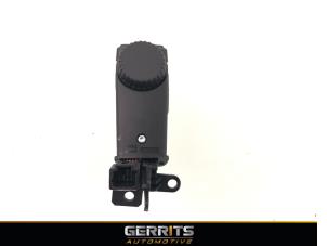 Used Steering wheel mounted radio control Renault Captur II (RJB) 1.0 TCe 12V Price € 27,48 Margin scheme offered by Gerrits Automotive