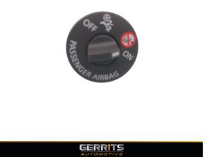 Używane Przelacznik poduszki powietrznej Renault Captur II (RJB) 1.0 TCe 12V Cena € 21,98 Procedura marży oferowane przez Gerrits Automotive