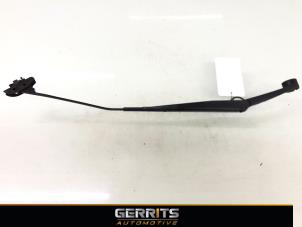 Used Front wiper arm Chevrolet Spark (M300) 1.0 16V Bifuel Price € 21,98 Margin scheme offered by Gerrits Automotive