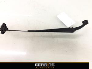 Used Front wiper arm Chevrolet Spark (M300) 1.0 16V Bifuel Price € 21,98 Margin scheme offered by Gerrits Automotive