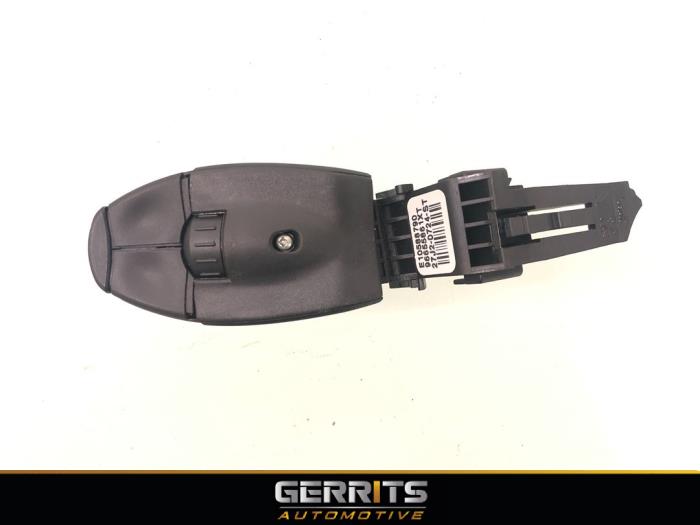 Cruise control switch from a Citroën DS3 (SA) 1.2 12V PureTech 82 2012