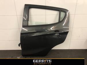 Usados Puerta de 4 puertas izquierda detrás Opel Karl 1.0 12V Precio € 349,99 Norma de margen ofrecido por Gerrits Automotive