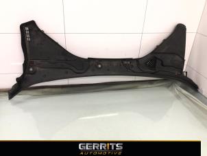 Used Cowl top grille BMW 5 serie (F10) 520d 16V Price € 54,98 Margin scheme offered by Gerrits Automotive