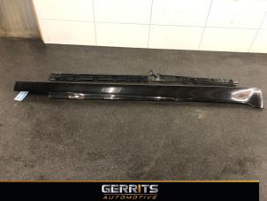 Used Side skirt, right BMW 5 serie (F10) 520d 16V Price € 87,98 Margin scheme offered by Gerrits Automotive