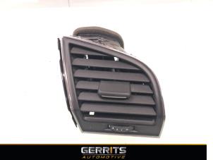 Używane Kratka wentylacyjna deski rozdzielczej Skoda Fabia III Combi (NJ5) 1.4 TDI 16V 90 Greentech Cena € 24,99 Procedura marży oferowane przez Gerrits Automotive