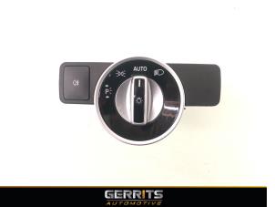 Usados Interruptor de luz Mercedes E (C207) E-200 CGI 16V BlueEfficiency Precio € 19,99 Norma de margen ofrecido por Gerrits Automotive