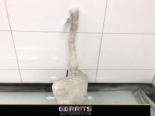 Used Front windscreen washer reservoir Renault Master IV (EV/HV/UV/VA/VB/VD/VF/VG/VJ) 2.3 dCi 150 16V FWD Price € 42,34 Inclusive VAT offered by Gerrits Automotive