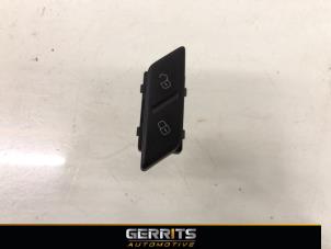 Used Central locking switch Volkswagen Caddy IV 2.0 TDI 102 Price € 19,99 Margin scheme offered by Gerrits Automotive