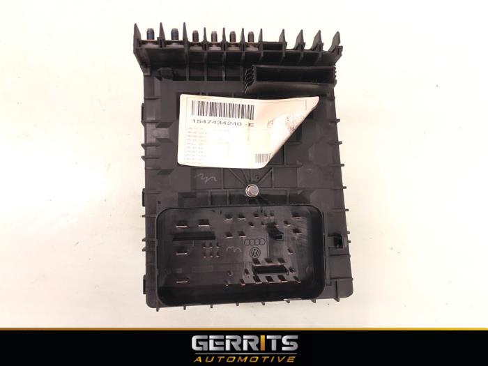 Fuse box Volkswagen Caddy IV 2.0 TDI 102 1K0937125D TYCO