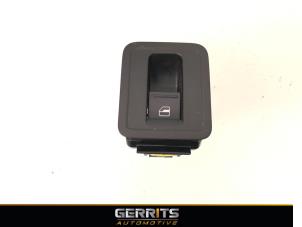 Used Electric window switch Volkswagen Caddy IV 2.0 TDI 102 Price € 19,99 Margin scheme offered by Gerrits Automotive