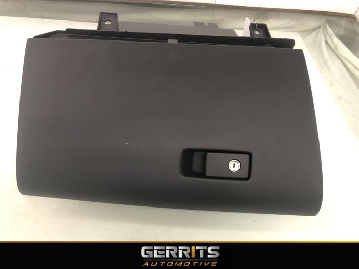 Begagnade Handskfack Volvo V60 I (FW/GW) 1.6 T4 16V Pris € 34,99 Marginaltabell erbjuds av Gerrits Automotive BV