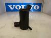 Windscreen washer pump from a Volvo S70 2.5 10V 1999