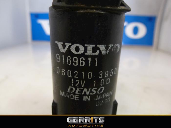 Bomba de limpiaparabrisas delante de un Volvo S70 2.5 10V 1999