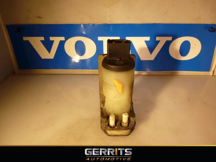 Pompe lave-glace arrière d'un Volvo 240/245 240 GLD,245 GLD6 1991