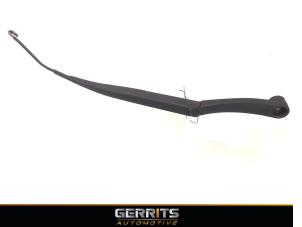 Used Front wiper arm Hyundai i10 (F5) 1.0i 12V Price € 19,99 Margin scheme offered by Gerrits Automotive