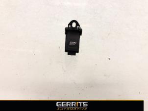 Used Electric window switch Volvo V70 (BW) 2.4 D 20V Price € 19,99 Margin scheme offered by Gerrits Automotive