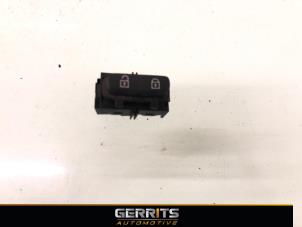 Used Central locking switch Volvo V70 (BW) 2.4 D5 20V AWD Price € 19,99 Margin scheme offered by Gerrits Automotive