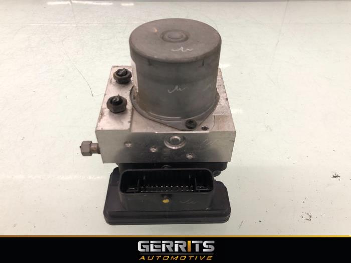 Begagnade ABS-pump Hyundai i20 1.2i 16V Pris € 74,99 Marginaltabell erbjuds av Gerrits Automotive BV