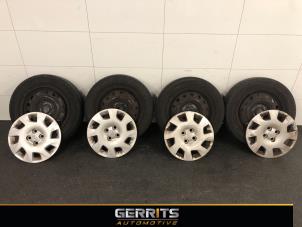 Usagé Kit jantes + pneumatiques Hyundai i20 1.2i 16V Prix € 149,99 Règlement à la marge proposé par Gerrits Automotive