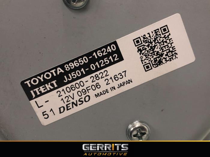 Caja de columna de dirección de un Toyota Corolla Cross 2.0 VVT-i 16V Hybrid 2022