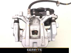 Used Rear brake calliper, right Toyota Corolla Cross 2.0 VVT-i 16V Hybrid Price € 199,99 Margin scheme offered by Gerrits Automotive