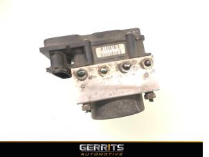 Used ABS pump Renault Clio III (BR/CR) 1.6 16V Price € 39,99 Margin scheme offered by Gerrits Automotive