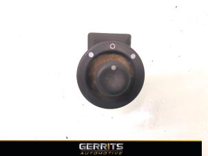Używane Przelacznik lusterka Opel Movano 2.3 CDTi 16V FWD Cena € 24,19 Z VAT oferowane przez Gerrits Automotive