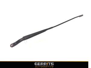 Used Front wiper arm Opel Movano 2.3 CDTi 16V FWD Price € 24,19 Inclusive VAT offered by Gerrits Automotive