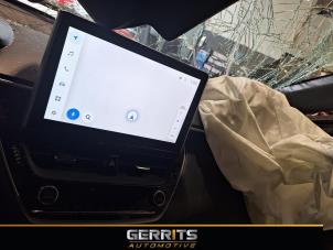 Usagé Ecran Gps Toyota Corolla Cross 2.0 VVT-i 16V Hybrid Prix € 999,99 Règlement à la marge proposé par Gerrits Automotive