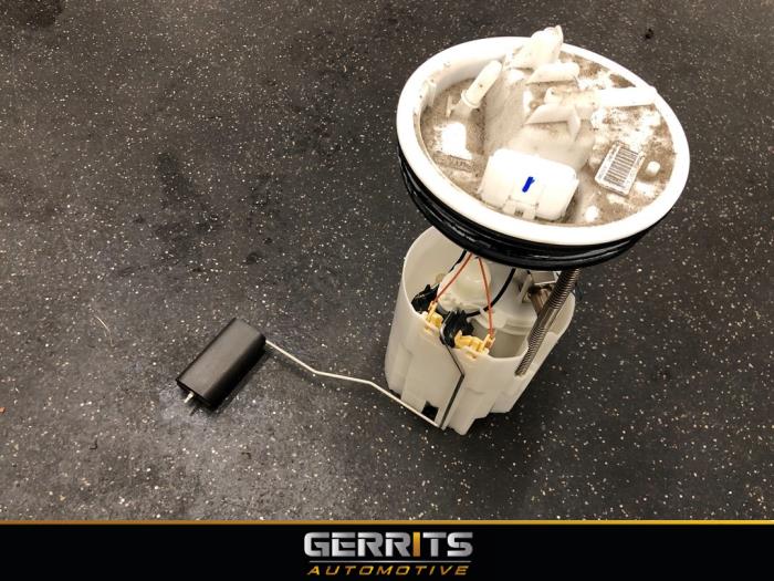 Electric fuel pump from a Ford Kuga II (DM2) 1.5 EcoBoost 16V 120 2017