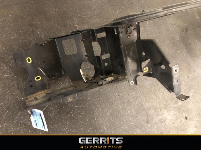 Front panel from a Volvo XC90 I 4.4 V8 32V 2006