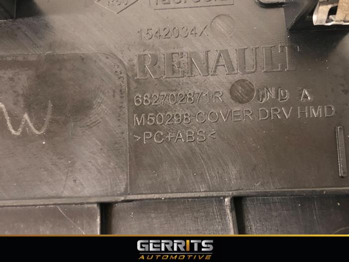 Armaturenbrett Zierleiste van een Renault Megane IV Estate (RFBK) 1.3 TCE 160 16V 2021