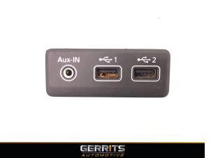 Usagé Connexion USB Renault Megane IV Estate (RFBK) 1.3 TCE 160 16V Prix € 74,99 Règlement à la marge proposé par Gerrits Automotive