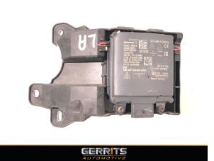 Usados Sensor de cambio de carril Renault Megane IV Estate (RFBK) 1.3 TCE 160 16V Precio € 174,99 Norma de margen ofrecido por Gerrits Automotive