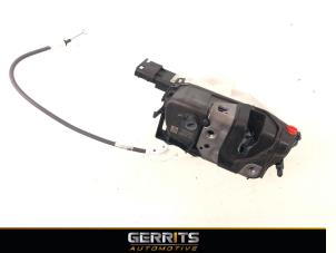 Begagnade Dörrmekanism, 4-dörrars, höger bak Citroen C3 Aircross I (2C/2R) 1.2 e-THP PureTech 110 Pris € 59,99 Marginaltabell erbjuds av Gerrits Automotive BV