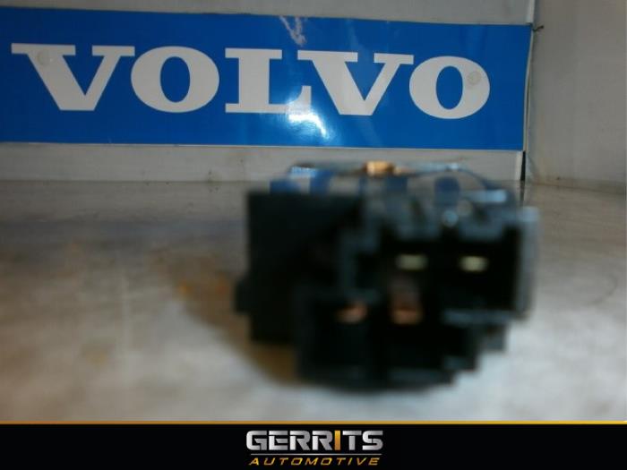 Interruptor de calefactor de asiento de un Volvo V40 (VW) 1.8 16V 2000