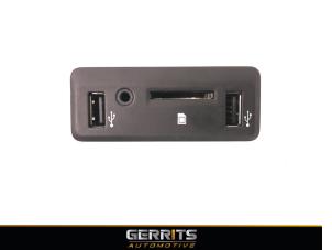 Used AUX / USB connection Renault Megane IV (RFBB) 1.5 Energy dCi 110 Price € 49,99 Margin scheme offered by Gerrits Automotive