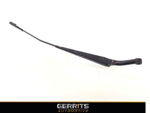 Used Front wiper arm Volvo V70 (SW) 2.4 20V 140 Price € 19,99 Margin scheme offered by Gerrits Automotive