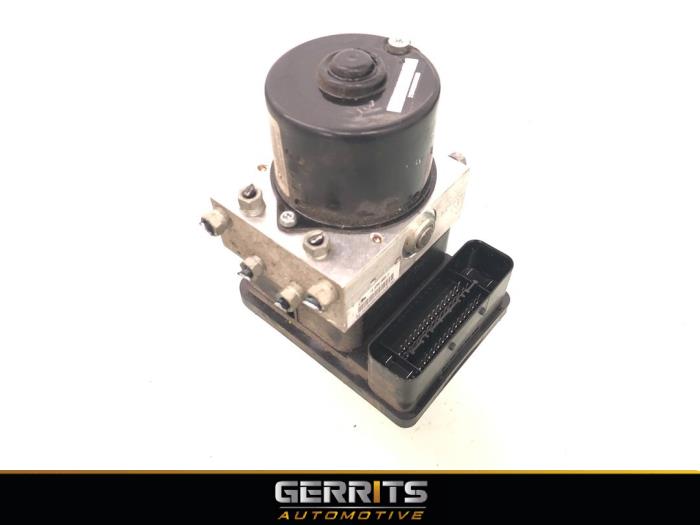 Usagé Bloc ABS BMW 1 serie (E81) 123d 16V . Prix € 99,99 Règlement à la marge proposé par Gerrits Automotive BV