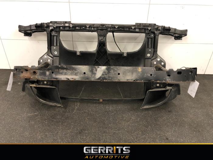 Begagnade Front BMW 1 serie (E81) 123d 16V . Pris € 99,99 Marginaltabell erbjuds av Gerrits Automotive BV