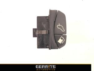 Usados Interruptor tapa de depósito Volvo V70 (GW/LW/LZ) Precio € 19,99 Norma de margen ofrecido por Gerrits Automotive
