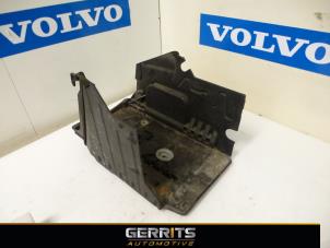 Usagé Boîtier de batterie Volvo S80 (AR/AS) 2.5 T Turbo 20V Prix € 24,99 Règlement à la marge proposé par Gerrits Automotive